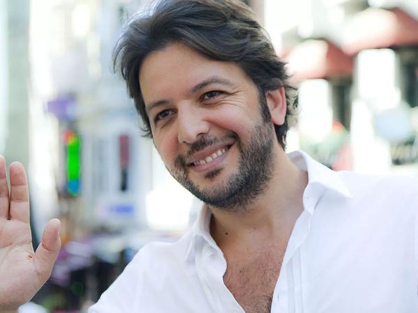Nihat Doğan, baba oldu müjdeli haberi sosyal medya hesabından duyurdu