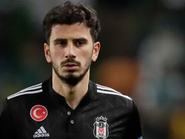 Oğuzhan Özyakup Kimdir?