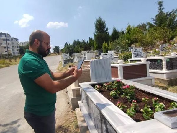 Online Mezarlık Bakım İşi Kuran Adam, Taleplere Yetişemiyor