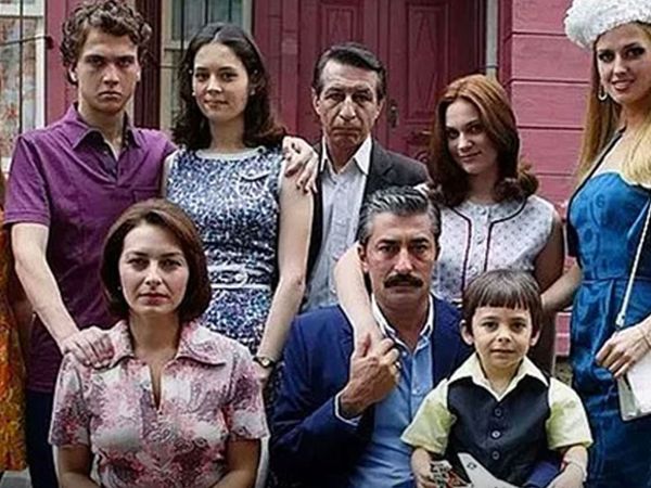 Öyle Bir Geçer Zaman ki dizisinin oyuncularının son halleri! Gözlerinize inanamayacaksınız
