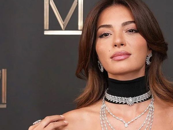 Oyuncu Melisa Aslı Pamuk, futbolcu sevgilisi Yusuf Yazıcı ile sessiz sedasız evlendi!