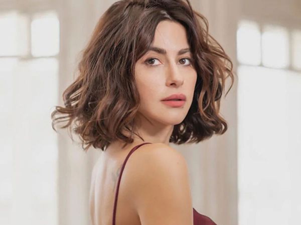 Oyuncu Nesrin Cavadzade ve Ali Koç birlikte poz verdi! O paylaşım sosyal medyayı çalkaladı!