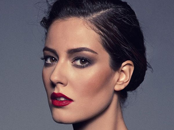 Pelin Akil kimdir?