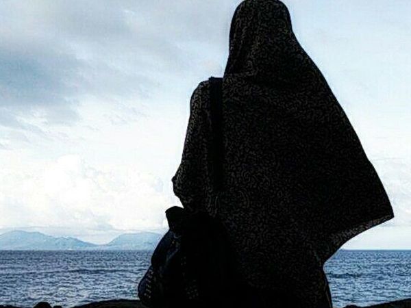 Pencereden İntihar Teşebbüsünde Bulunan Annesini Kurtardı