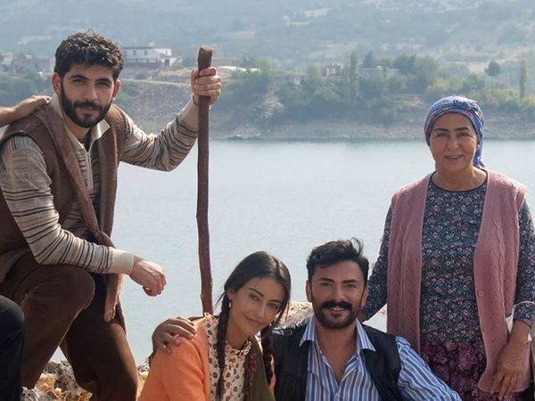 Petrol Sevdası Filminin Konusu Nedir?