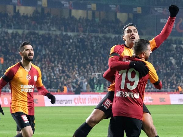 Rayo Vallecano Başkanı, Galatasaray'dan Ayrılan Radamel Falcao'yu Övdü!