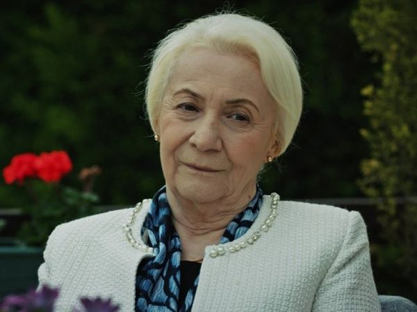 Sabina Toziya'nın Vefatının Ardından Rol Arkadaşlarının Paylaştığı Duygu Dolu Veda Mesajları