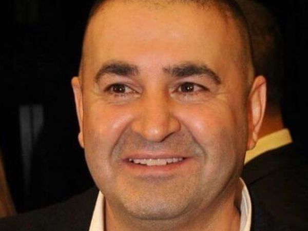 Şafak Sezer kimdir?