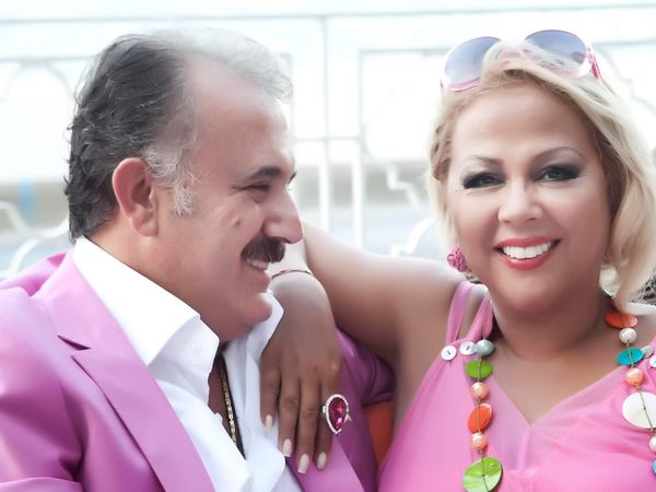 Safiye Soyman ve Faik Öztürk sosyal medyada alay konusu oldu: Terliklerini görenler şaşkına döndü!