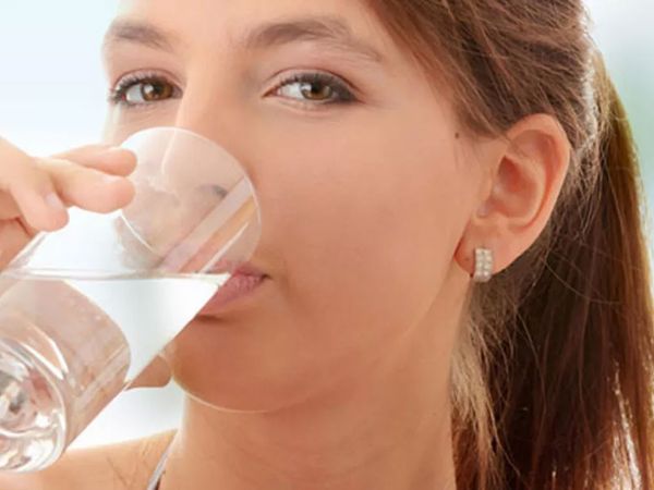 Sahurda, iftarda ezan okunurken su içilir mi?