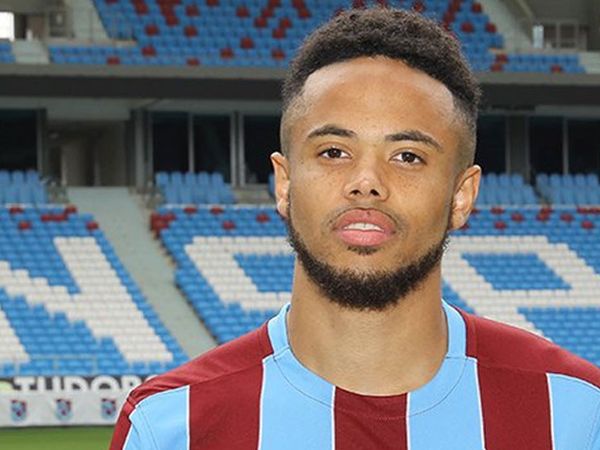 Şampiyon Trabzonspor eski oyuncusu Theo Bongonda ile transfer görüşmeleri yapıyor!