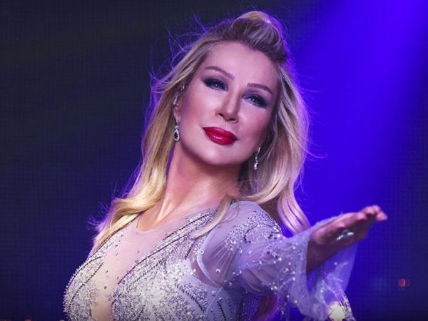 Seda bacım sen ne yaptın! Yedinci kere evlenmeye hazırlanan Seda Sayan Çağlar Ökten'i öyle bir şeyle kandırmış ki.... Buna da kanmazsın be Çağlar!