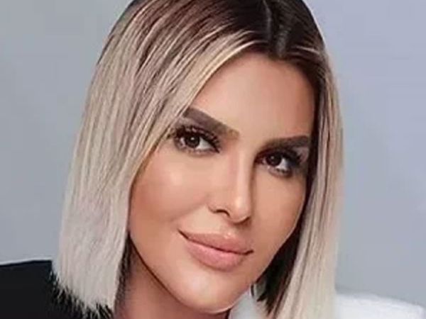 Selin Ciğerci’den delirtecek pozlar! Çırılçıplak kamera karşısına geçince takipçilerinin gözü gönlü açıldı