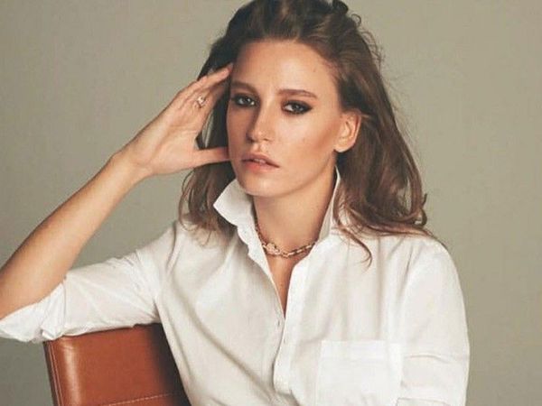 Serenay Sarıkaya kimdir?