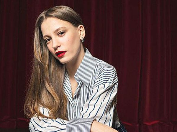 Serenay Sarıkaya'dan Üzücü Haber Lüks Aracı Kaza Yaptı!