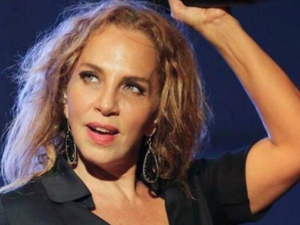 Sertep Erener'in konserine polis baskını ünlü şarkıcı neye uğradığını şaşırdı her şey bir anda oldu!