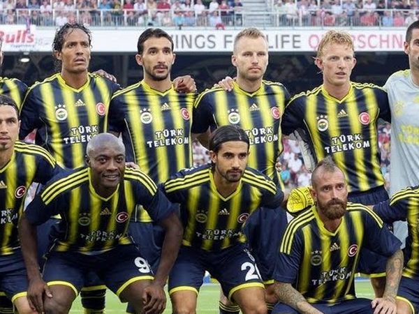 Sheriff'in Hocası, Eski Fenerbahçeli Kuyt'ı Eleştiren Yorumlarda Bulundu!