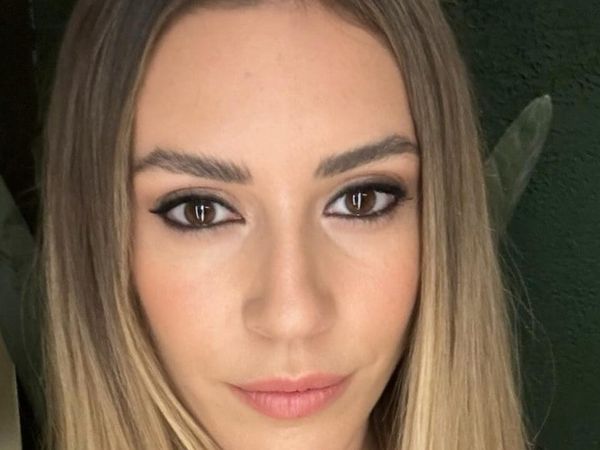 Sinem Kobal'ın set paylaşımı heyecanlandırdı: O dizinin setinden paylaştı!