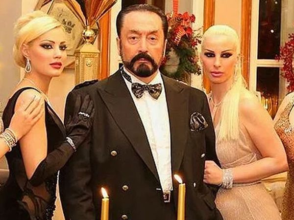 Suç örgütü lideri Adnan Oktar’ın günah villası ortaya çıktı! Satışa çıkarılan villanın içerisinden çıkanlar herkesi şaşkına çevirdi
