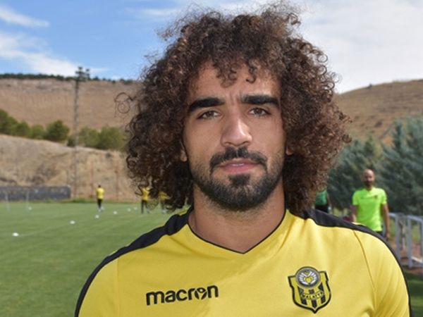 Süper Lig'den düşen Yeni Malatyaspor'un futbolcusu Sadık Çiftpınar'ın transferi için Teknik Direktör Volkan Demirel'in takımı Fatih Karagümrük devreye girdi!