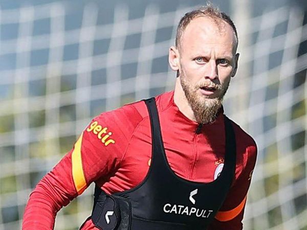 Süper Lig'e yükselme başarısı gösteren Ümraniyespor, transferde gözüne Galatasaraylı Semih Kaya'yı kestirdi!