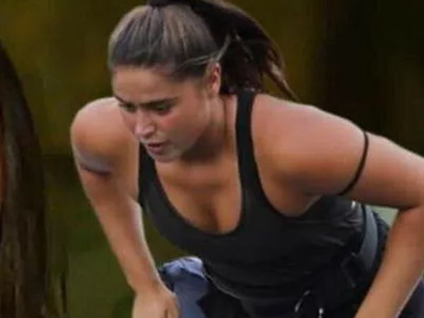 Survivor Ayşe’den mide bulandıran hareket! Kameraları fark etmedi adada yaptıkları akıllara durgunluk getirdi