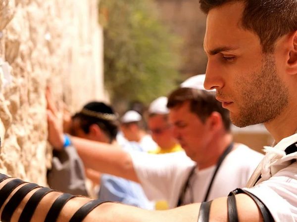 Tefillin Nedir, Nasıl Kullanılır?