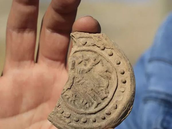 Tesadüfen gezen çoban Fırat Nehri kıyısında bulduğu kalıntıların 1800 yıllık eser olduğu ortaya çıktı!