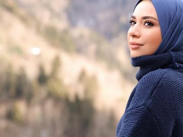 Tesettürden Çıkan Muhafazakar Giyim Influencer'ı Ebru Sever Türk Instagram Hesabını Açıyor!
