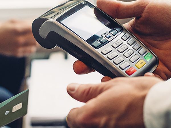 Ticaret Bakanlığı Duyurdu; “Cep Telefonu, Mobilya, Tablet ve Bilgisayar Taksitlerine Düzenleme Yapıldı”