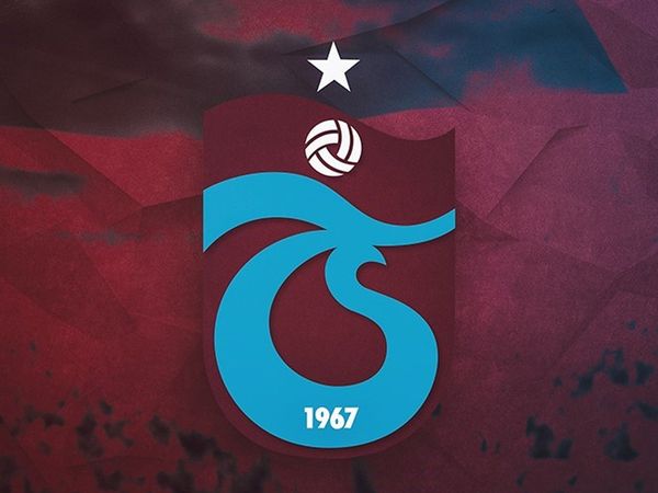 Trabzonspor Yöneticisi Ertuğrul Doğan, Hakemlere Sert Tepki Gösterdi!