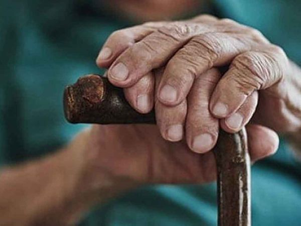 TÜİK'ten dikkat çeken çalışma: 4 haneden birinde en az bir yaşlı fert var!