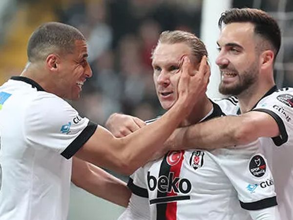 Tümer Metin'den Beşiktaş'ın Oynadığı Oyuna Eleştiri!