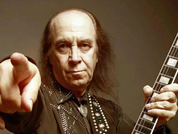 Anadolu Rock müziğinin sevilen ismi Erkin Koray'dan sevenlerini üzen haber!