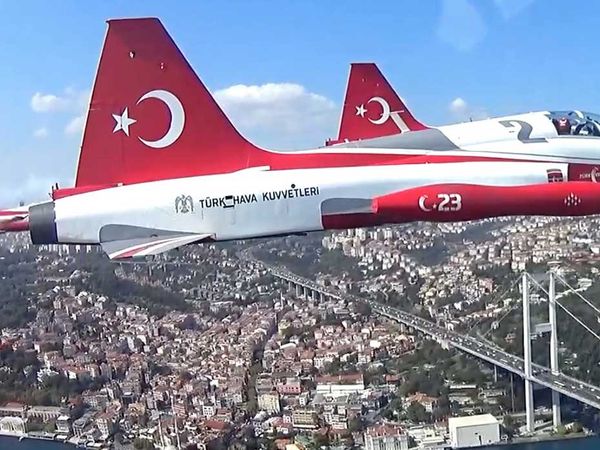 Türk Yıldızları'ının kokpitinden Türkiye manzaraları! Birçok ilimizden büyüleyen görüntüler