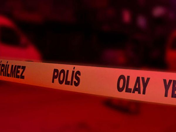 Ünlü oyuncu annesini dövdü! Magazin dünyası bu bomba haberle çalkalanıyor!