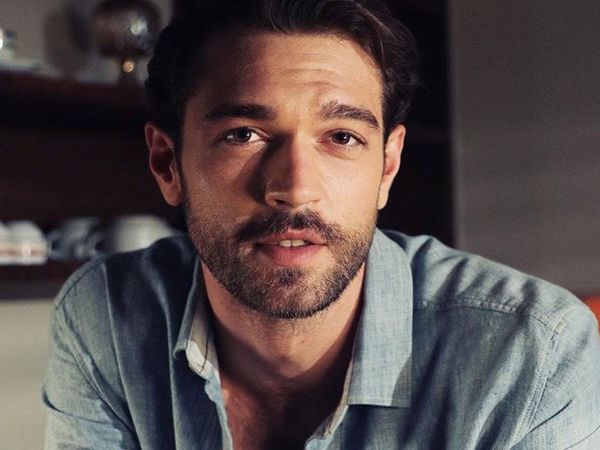 Ünlü oyunu Furkan Andıç Konuşanlar’a katıldığına pişman oldu: Hasan Can Kaya ünlü oyuncuya demediğini bırakmadı