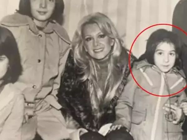 Ünlülerin hiçbir yerde görmediğiniz çocuklukları