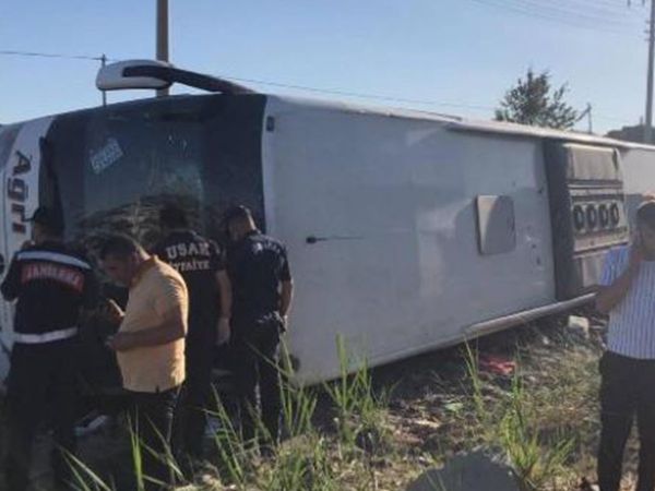 Uşak'ta Devrilen Yolcu Otobüsü ile İlgili Vahim İddia: "Şoför Uyuyordu"