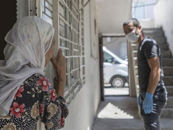 Yapamazsın Diyenlere İnat Gaziantepli Kadın Tek Başına Çiftlik Yönetiyor