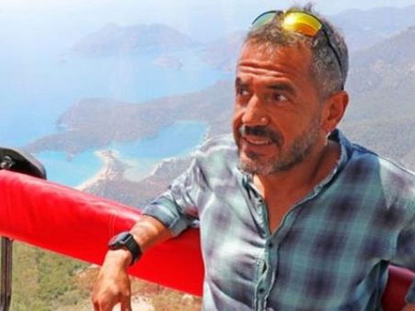 Yarasa Adam Her Gün İşine Uçarak Gidiyor