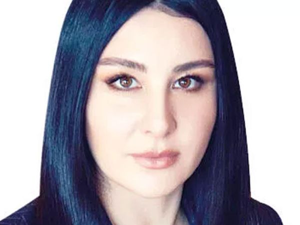Yasemin Sakallıoğlu kimdir?