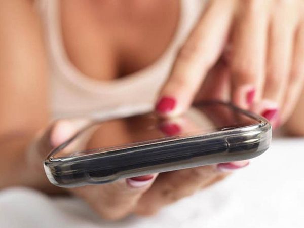 Yaşına başına bakmadı! Ünlü model yetişkin içerikli site için kiralık sevgili aradığını duyurdu: Şartları ise...