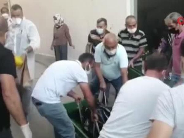 Yaşlı Çiftin Evlerinden Cesetleri Çıktı