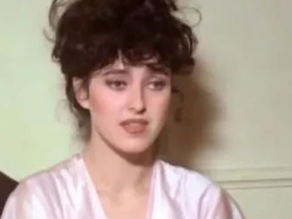 Yeşilçam'ın cesur güzeli Yaprak Özdemiroğlu'nun gençlik fotoğrafı parmak ısırttı!