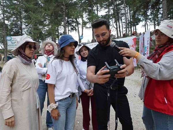 Pusula Maraş kampı'nda gençler yeni medya ve fotoğrafçılığı öğrendi