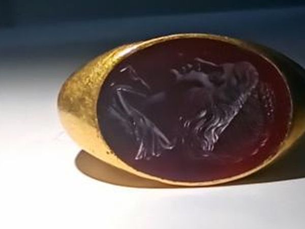 1500 Yıllık Yüzüğü Satarken Yakalandılar