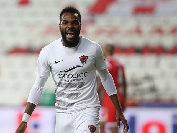 Aaron Boupendza Fenerbahçe'de!