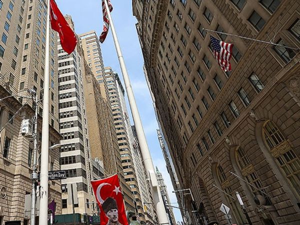 ABD'nin New York Şehrinde Türk Bayrağı Göklere Çekildi!