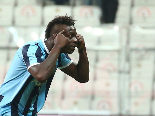 Adana Demirspor'un Golcüsü Mario Balotelli Düğünde Çiftetelli!